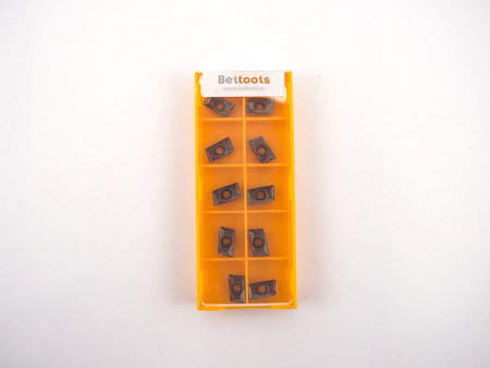 Пластина сменная параллелограммная APKT 11T304-RR MP15 «Русский Инструмент» (РИ) Пластина сменная параллелограммная APKT 11T304-RR MP15 «Русский Инструмент» (РИ)