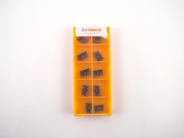 Пластина сменная параллелограммная APKT 11T304-RR MP15 «Русский Инструмент» (РИ) Пластина сменная параллелограммная APKT 11T304-RR MP15 «Русский Инструмент» (РИ)