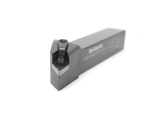 Резец проходной с ромбической пластиной 25х25х150 MDJNR 2525 M15-06 «Русский Инструмент» (РИ) Резец проходной с ромбической пластиной 25х25х150 MDJNR 2525 M15-06 «Русский Инструмент» (РИ)