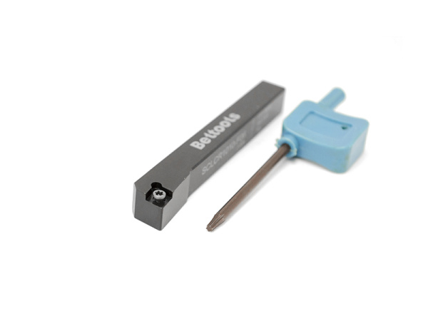 Резец проходной с ромбической пластиной 10х10х80 SCLCR 1010 F06 «Русский Инструмент» (РИ) Резец проходной с ромбической пластиной 10х10х80 SCLCR 1010 F06 «Русский Инструмент» (РИ)